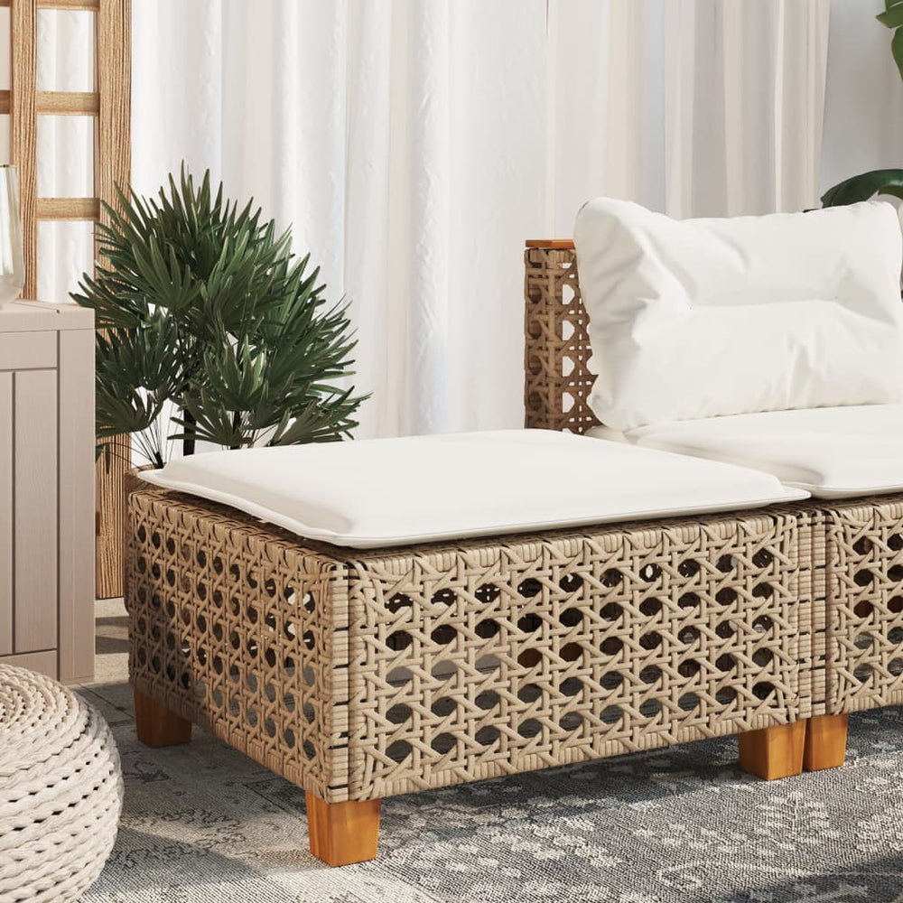 Beiger Gartenhocker mit Kissen