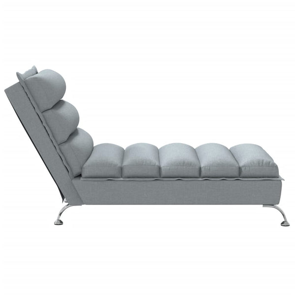 Hellgraue Chaiselongue mit Kissen